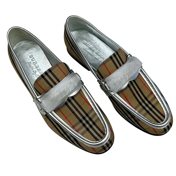 NW‎ Burberry London England Moorley Check Loafers Silver  display picture 3